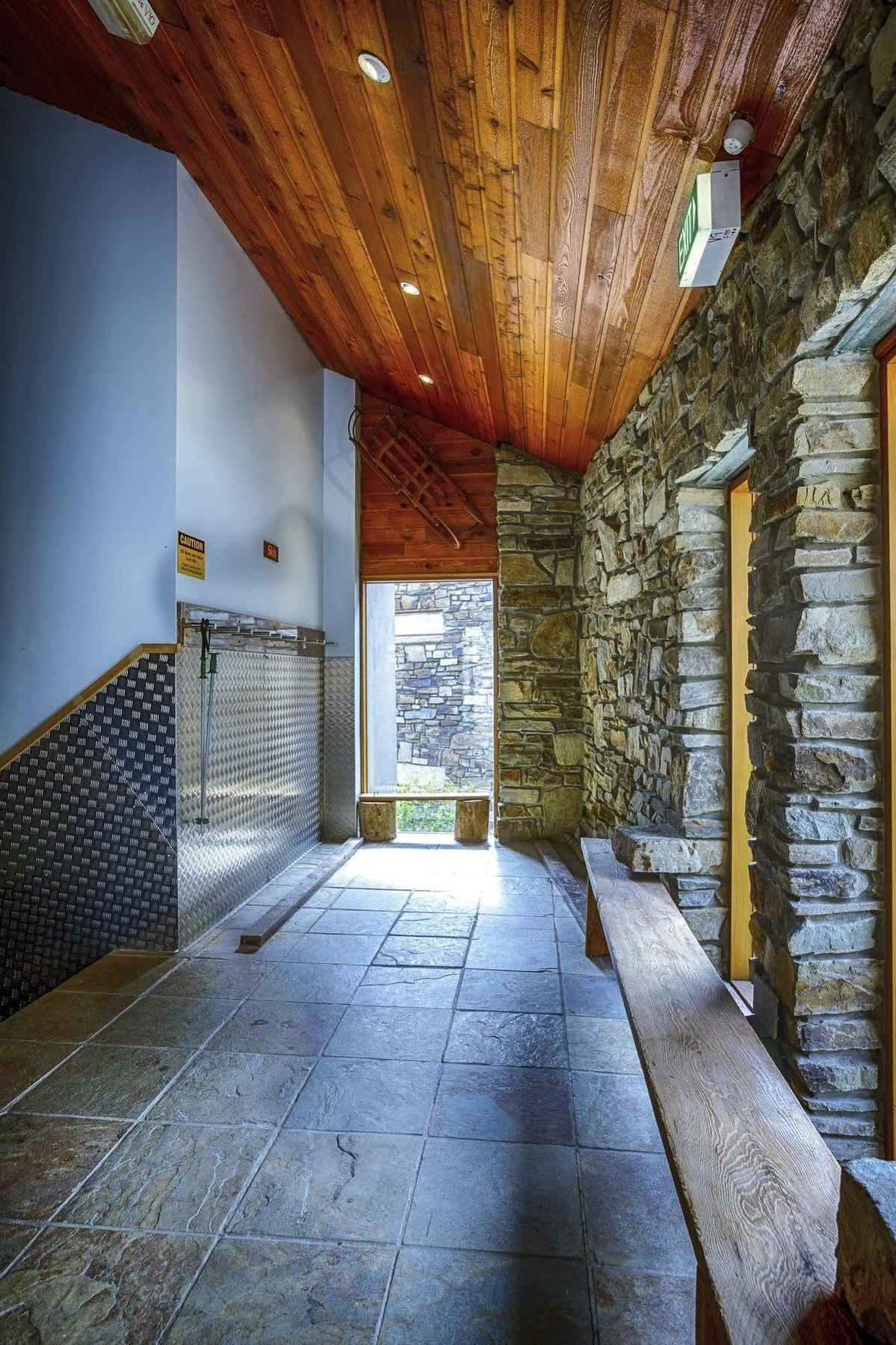 Alpine Woodsmoke Apartments Falls Creek Bagian luar foto